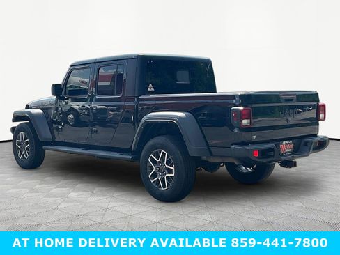 Used 2021 Jeep Gladiator Sport AWD/4WD image 4