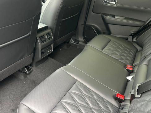 New 2026 Nissan Rogue Platinum w/ Platinum Premium Package AWD/4WD image 14
