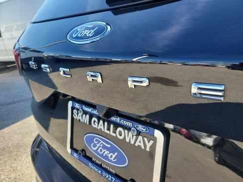 Certified 2023 Ford Escape ST-Line Elite w/ Premium Technology Package image 11