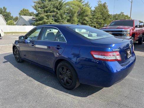 Used 2010 Toyota Camry LE image 5