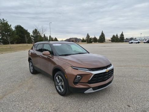 Used 2024 Chevrolet Blazer LT w/ Convenience Package image 3