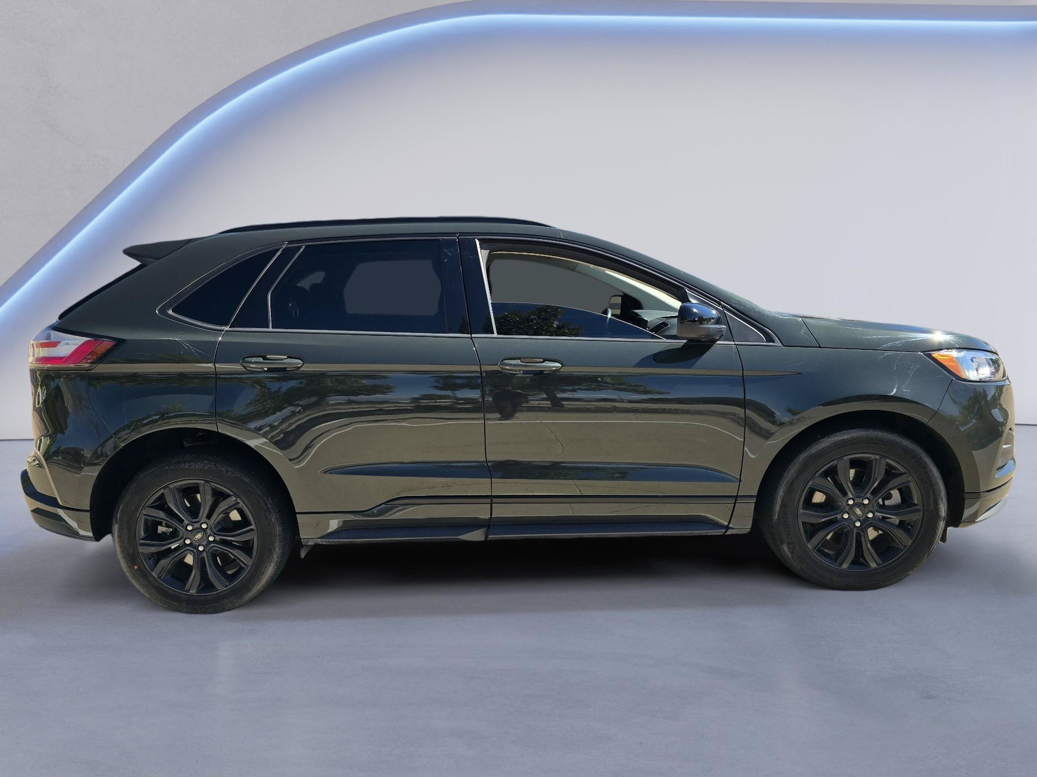 Used 2024 Ford Edge SE w/ Black Appearance Package AWD/4WD image 7