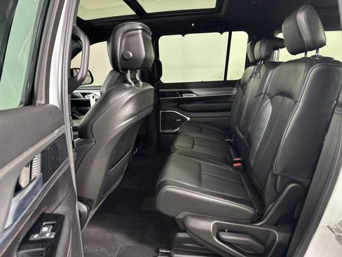 Used 2023 Jeep Wagoneer Series II w/ Convenience Group I image 24