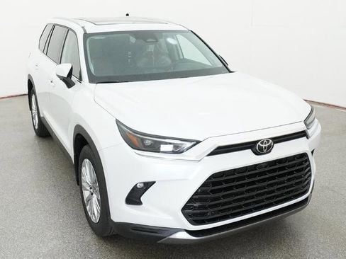 New 2026 Toyota Grand Highlander Platinum image 17