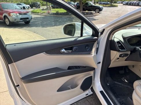 Used 2019 Lincoln Nautilus Reserve AWD/4WD image 9