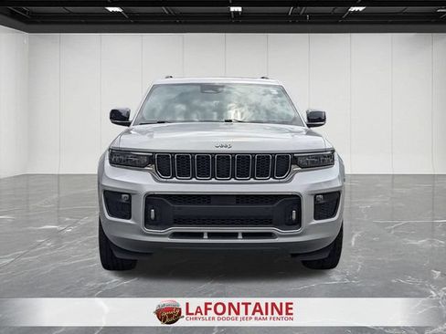 Used 2022 Jeep Grand Cherokee L Overland w/ MOPAR Finishing Package AWD/4WD image 8
