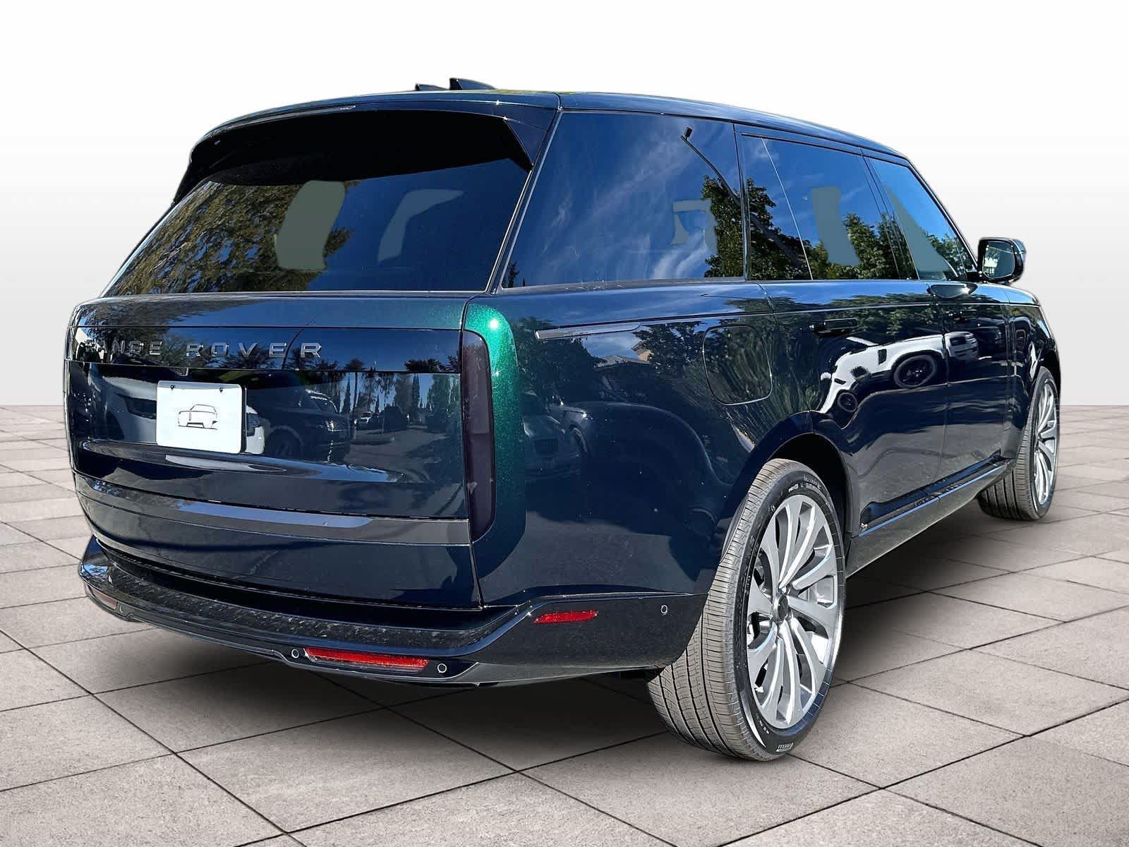 New 2026 Land Rover Range Rover Long Wheelbase SE AWD/4WD image 4