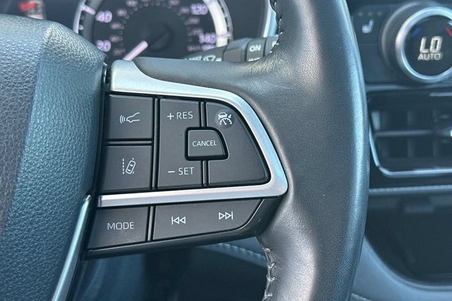 Used 2023 Toyota Highlander XSE AWD/4WD image 31