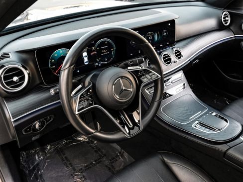 Used 2022 Mercedes-Benz E 350 Sedan image 2