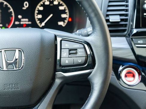 Used 2025 Honda Odyssey Elite image 44