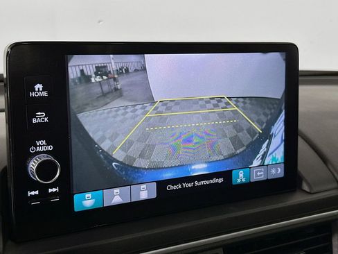 Used 2023 Honda Pilot Touring image 15