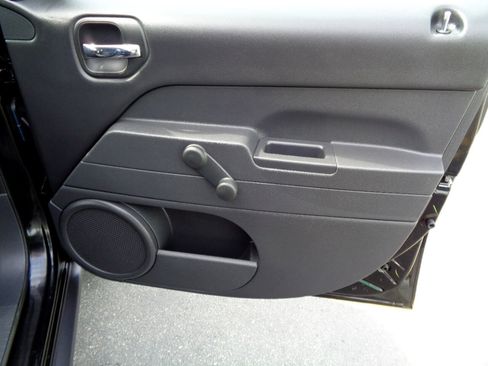 Used 2017 Jeep Patriot Sport image 27