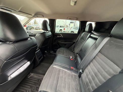 Used 2022 Mitsubishi Outlander SE image 5