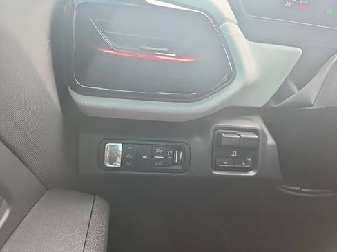 Used 2025 Chevrolet Silverado EV RST AWD/4WD image 23