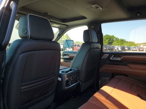 New 2026 GMC Sierra 3500 Denali Ultimate AWD/4WD image 11