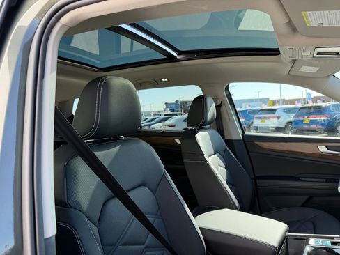 New 2026 Volkswagen Atlas SE FWD image 20