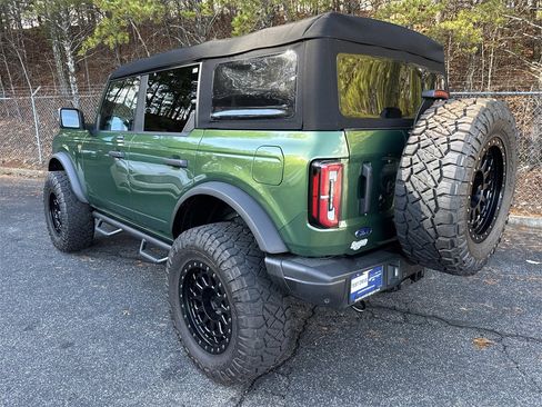 Used 2023 Ford Bronco Badlands image 5