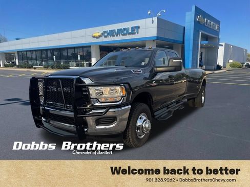 Used 2024 RAM 3500 Tradesman w/ Chrome Appearance Group AWD/4WD image 3