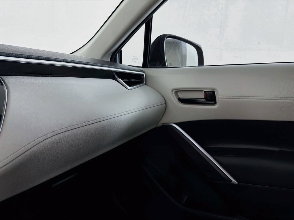 Used 2023 Toyota Corolla Cross L FWD image 37