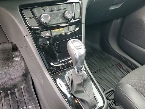 Used 2022 Buick Encore Preferred image 23