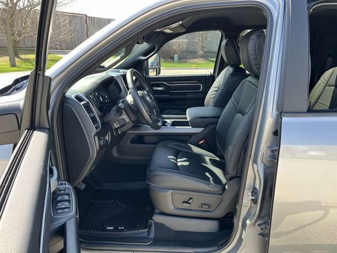 Used 2023 RAM 3500 Big Horn w/ Night Edition image 3