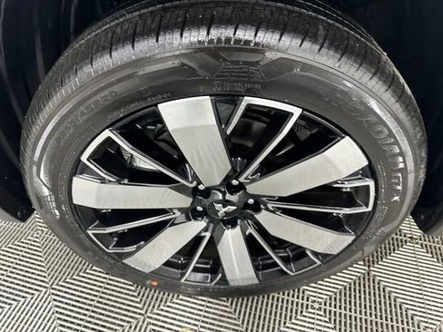 New 2026 Mitsubishi Outlander SE image 2