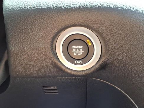 New 2026 Chrysler Pacifica Pinnacle image 24