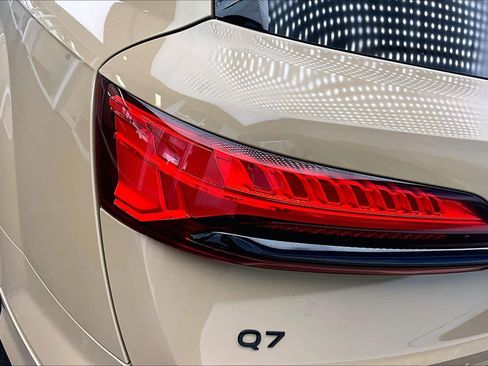 Certified 2025 Audi Q7 Premium Plus w/ Premium Plus Package image 28