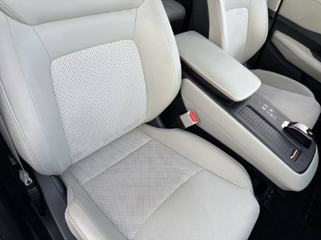 Certified 2024 Nissan Ariya AWD image 29