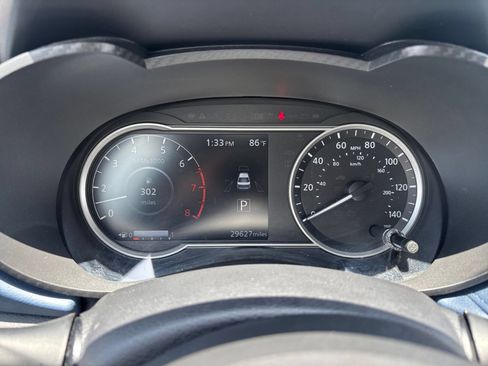 Used 2025 Nissan Versa SV FWD image 38