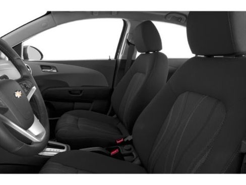 Used 2019 Chevrolet Sonic Premier FWD image 9