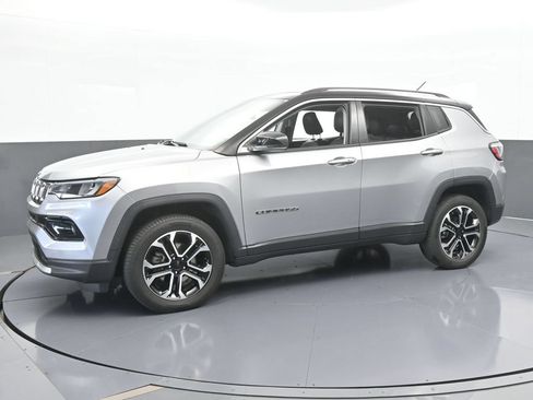 Used 2022 Jeep Compass Limited w/ Sun and Sound Group AWD/4WD image 2