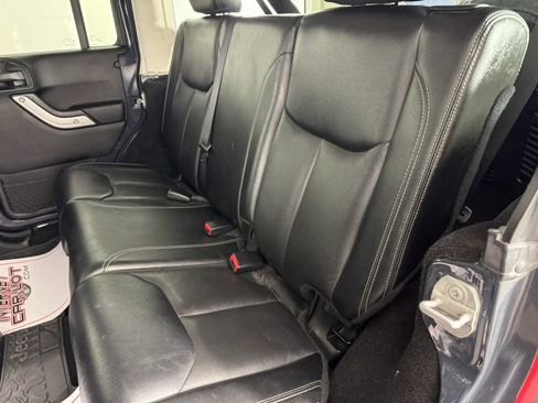 Used 2016 Jeep Wrangler Unlimited Rubicon AWD/4WD image 31