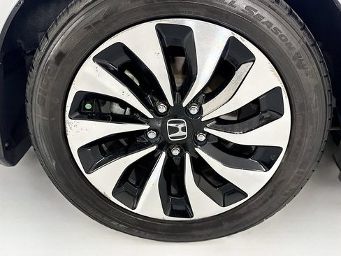 Used 2017 Honda Accord Touring image 33