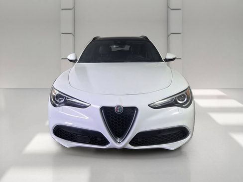 Used 2023 Alfa Romeo Stelvio Ti AWD/4WD image 3