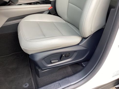 Used 2025 Ford Explorer Active w/ Active Comfort Package image 32