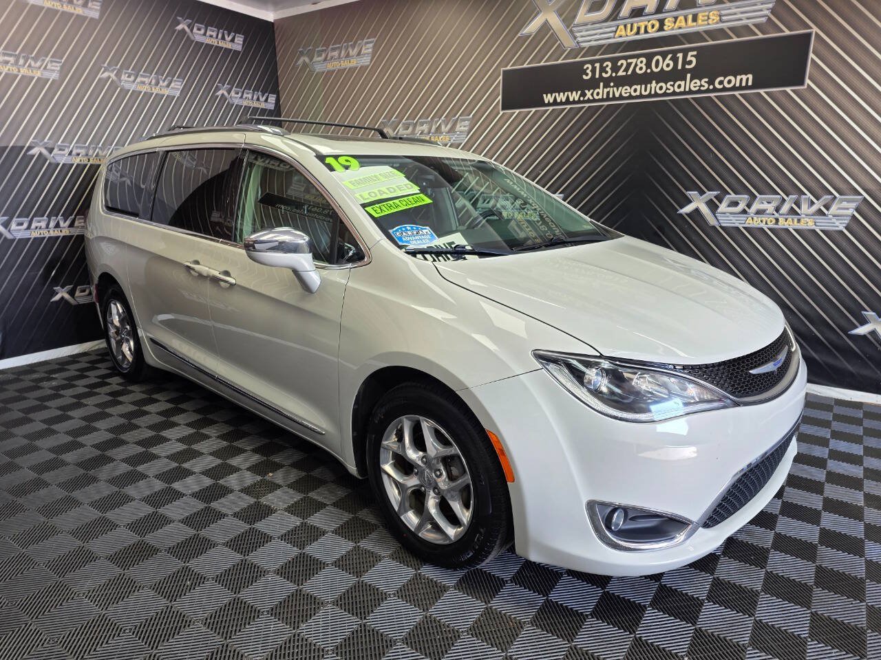 Used 2019 Chrysler Pacifica Limited FWD image 8