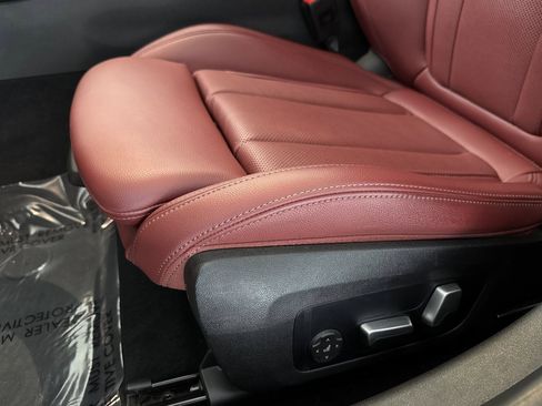 Used 2023 BMW 330i Sedan w/ Parking Assistance Package image 14