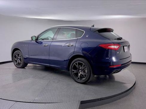 Used 2018 Maserati Levante GranLusso AWD/4WD image 4
