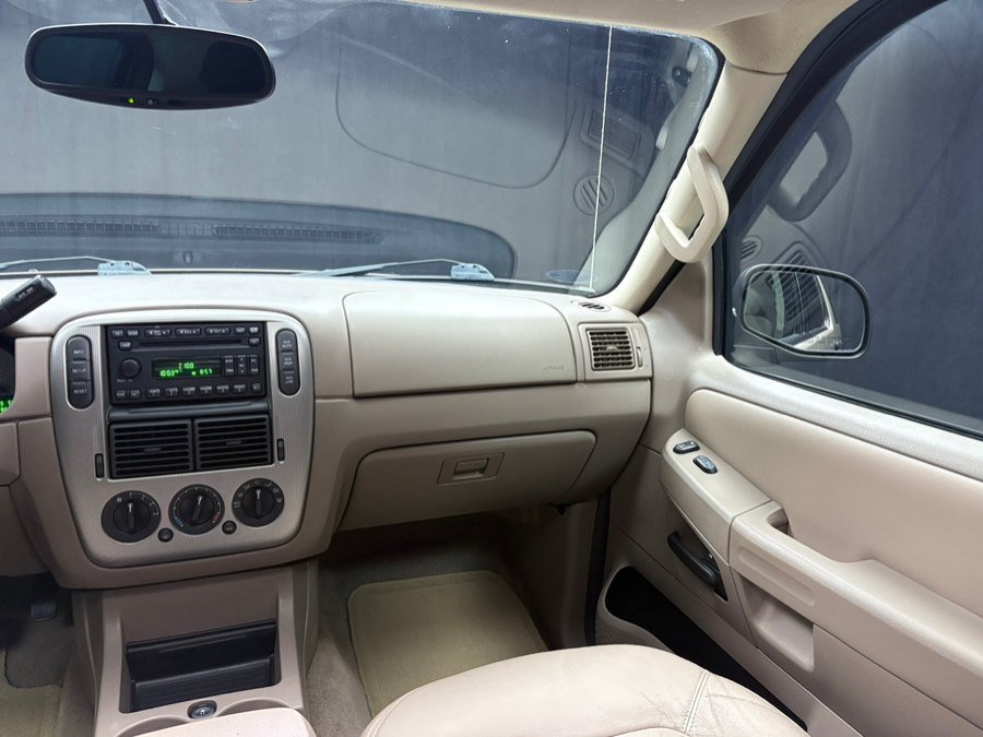 Used 2005 Ford Explorer 4WD XLT image 40
