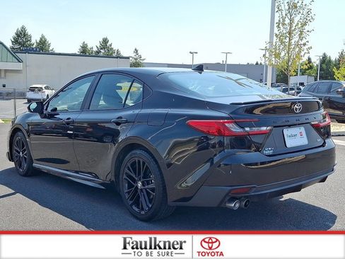 Certified 2025 Toyota Camry SE FWD image 4