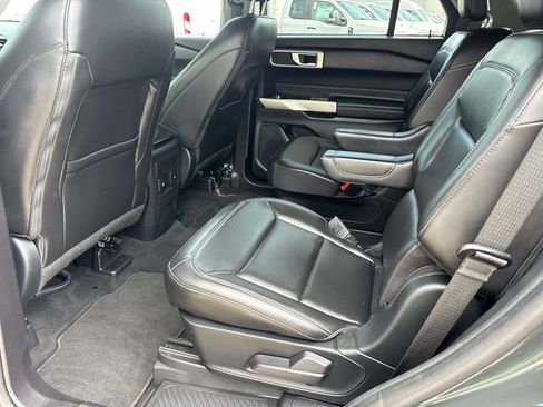 Used 2022 Ford Explorer XLT w/ Equipment Group 202A AWD/4WD image 15