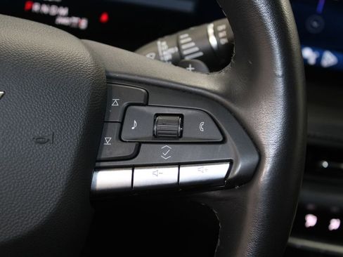 Used 2024 Cadillac XT4 Premium Luxury image 36