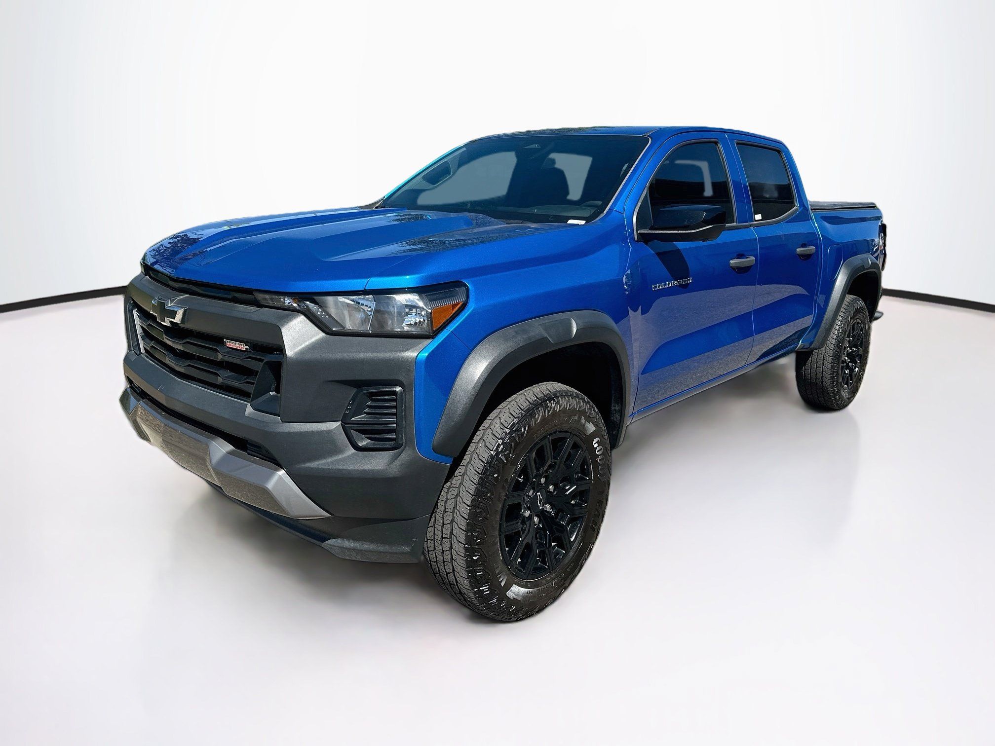 Used 2024 Chevrolet Colorado Trail Boss w/ Technology Package AWD/4WD image 3