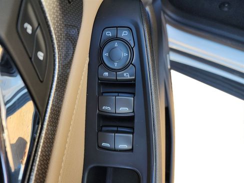 Used 2023 Chevrolet Traverse Premier image 36