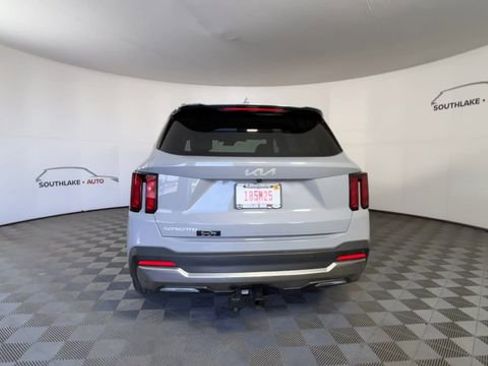 Certified 2025 Kia Sorento EX w/ Panoramic Sunroof Package FWD image 7