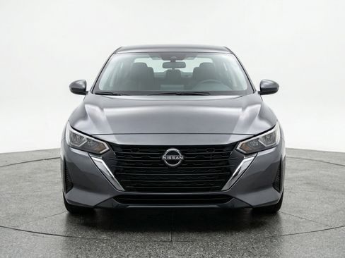 Used 2025 Nissan Sentra SV image 2