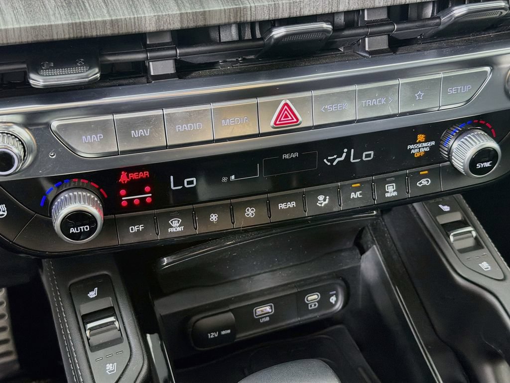 Used 2025 Kia Telluride SX w/ SX Captain's Chair Package AWD/4WD image 16