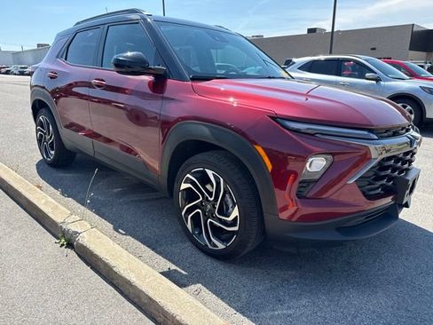 Used 2025 Chevrolet TrailBlazer RS w/ Convenience Package AWD/4WD image 1