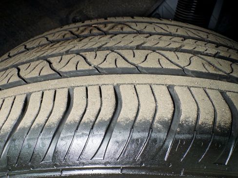 Used 2024 Tesla Model Y Long Range image 36